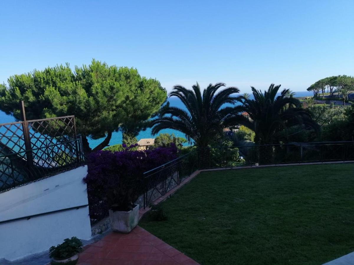 Agriturismo Un Mare Di Fiori Ventimiglia Ngoại thất bức ảnh
