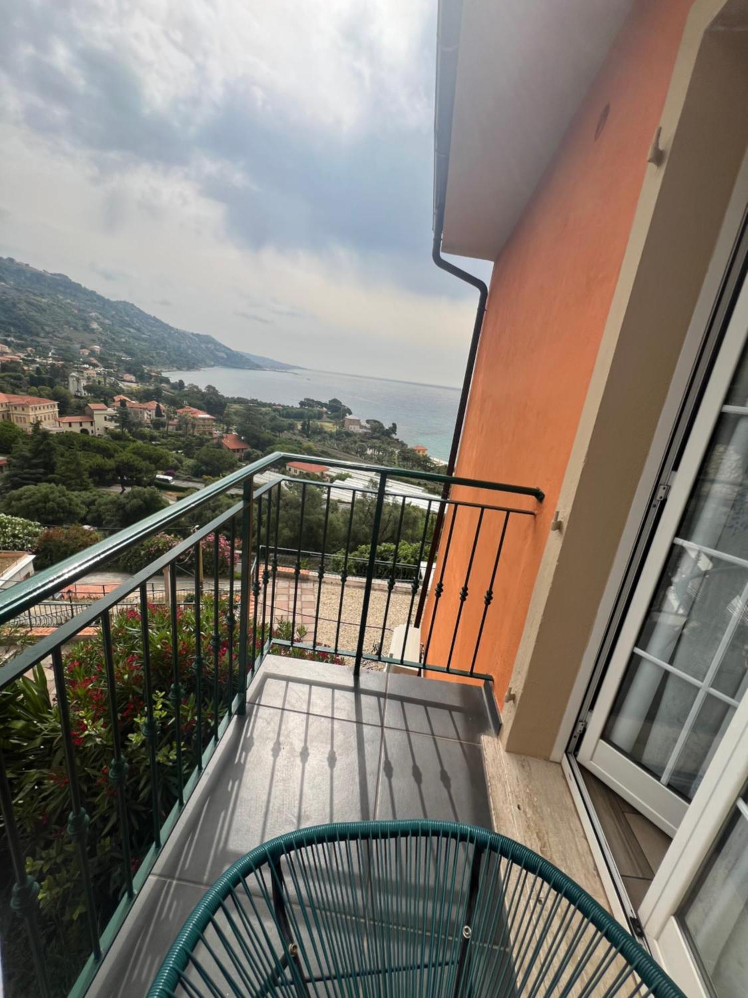 Agriturismo Un Mare Di Fiori Ventimiglia Ngoại thất bức ảnh