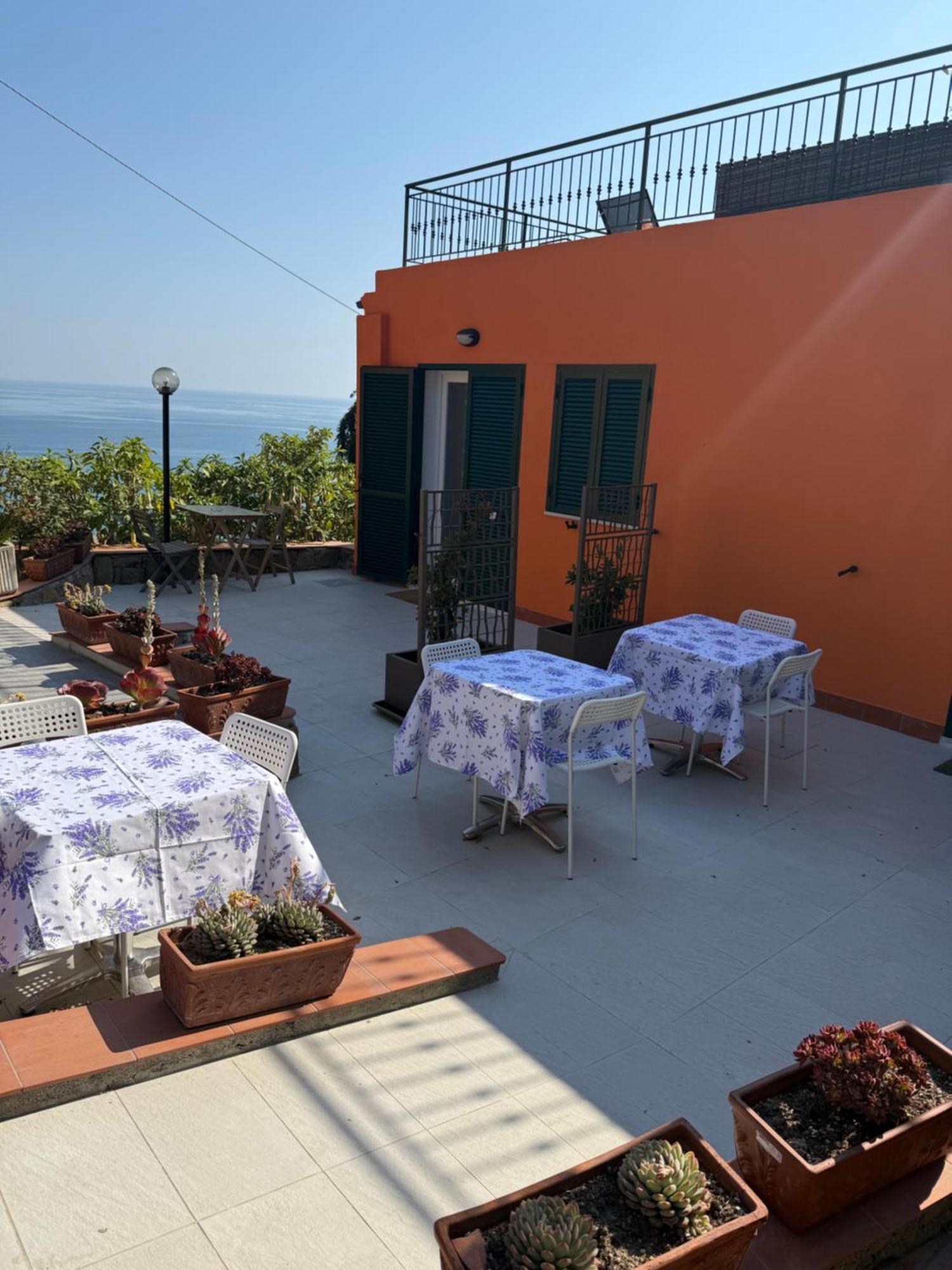 Agriturismo Un Mare Di Fiori Ventimiglia Ngoại thất bức ảnh