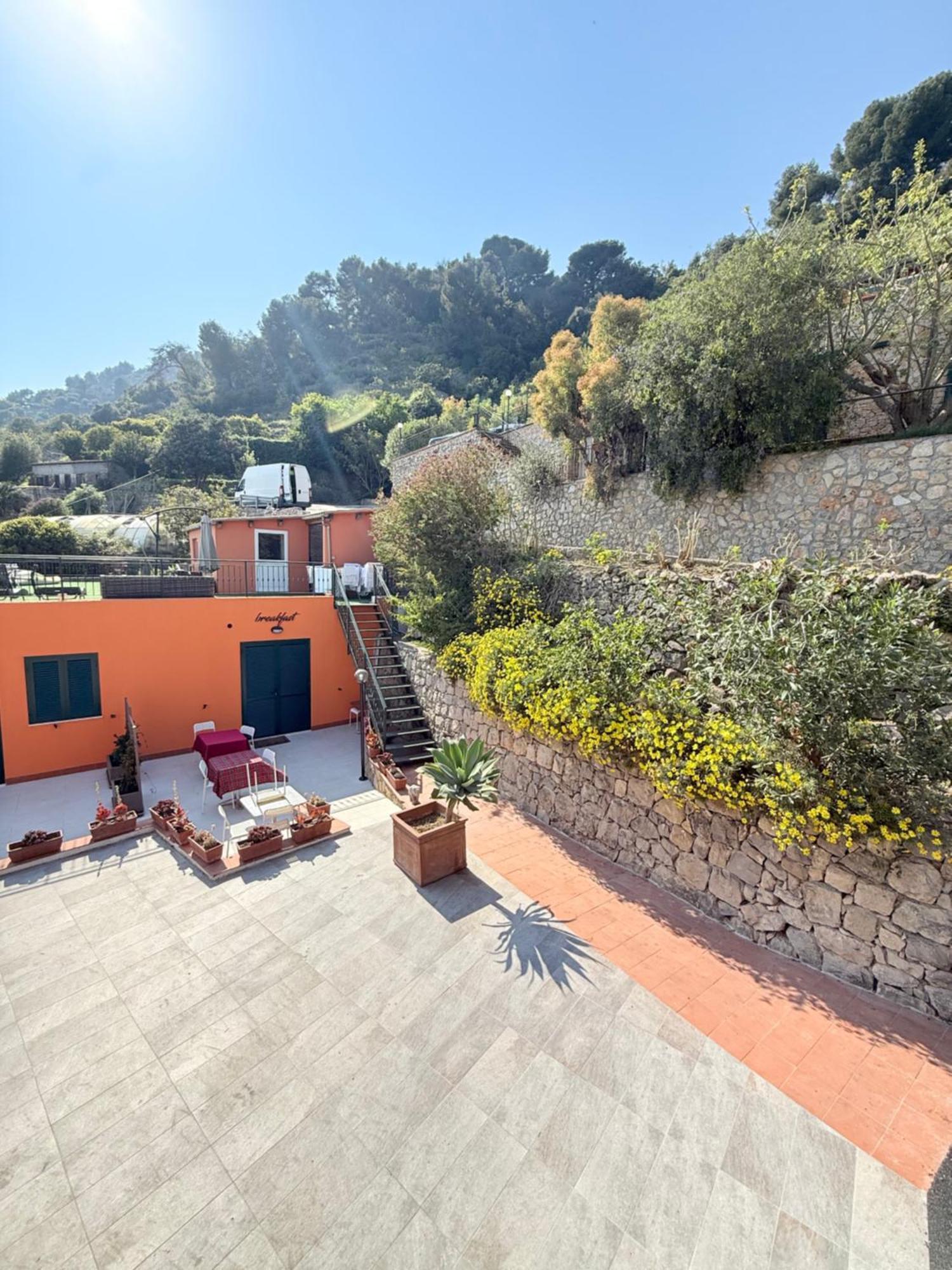 Agriturismo Un Mare Di Fiori Ventimiglia Ngoại thất bức ảnh