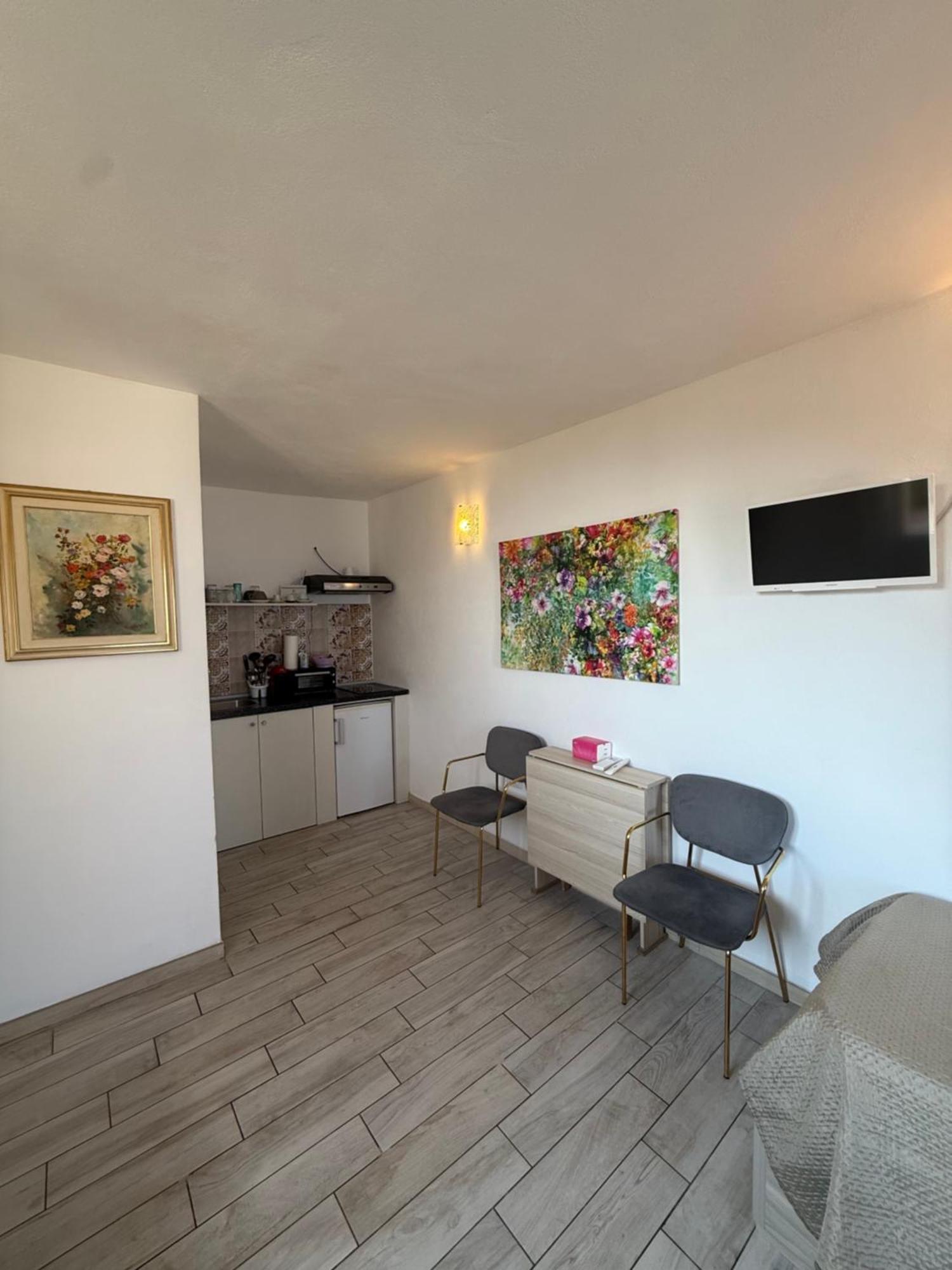 Agriturismo Un Mare Di Fiori Ventimiglia Ngoại thất bức ảnh
