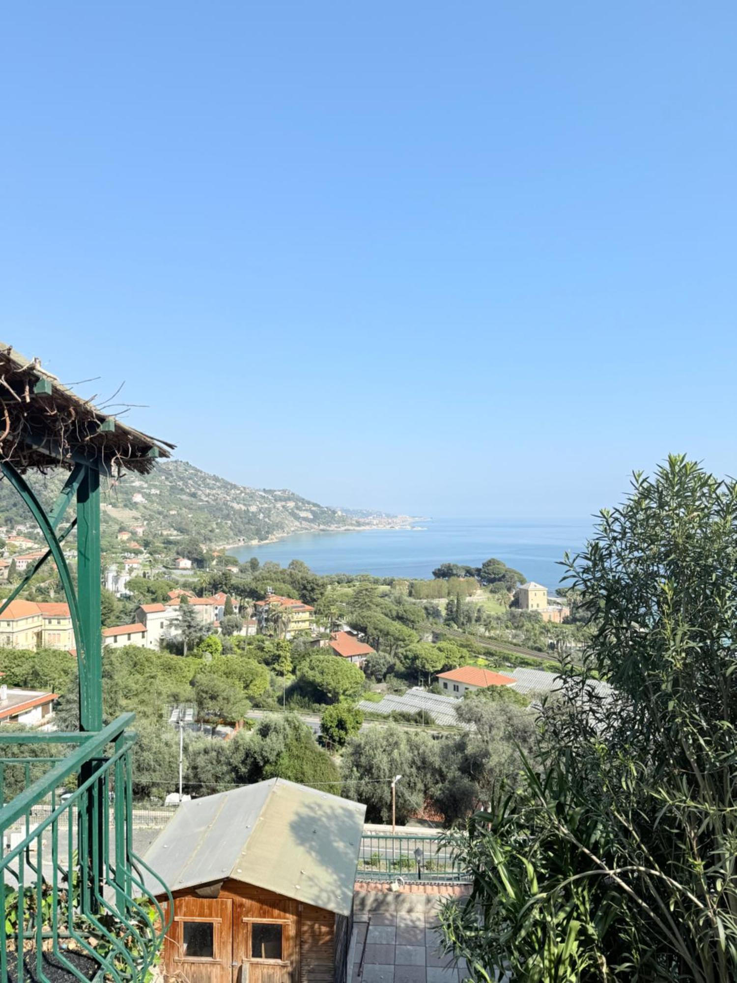 Agriturismo Un Mare Di Fiori Ventimiglia Ngoại thất bức ảnh