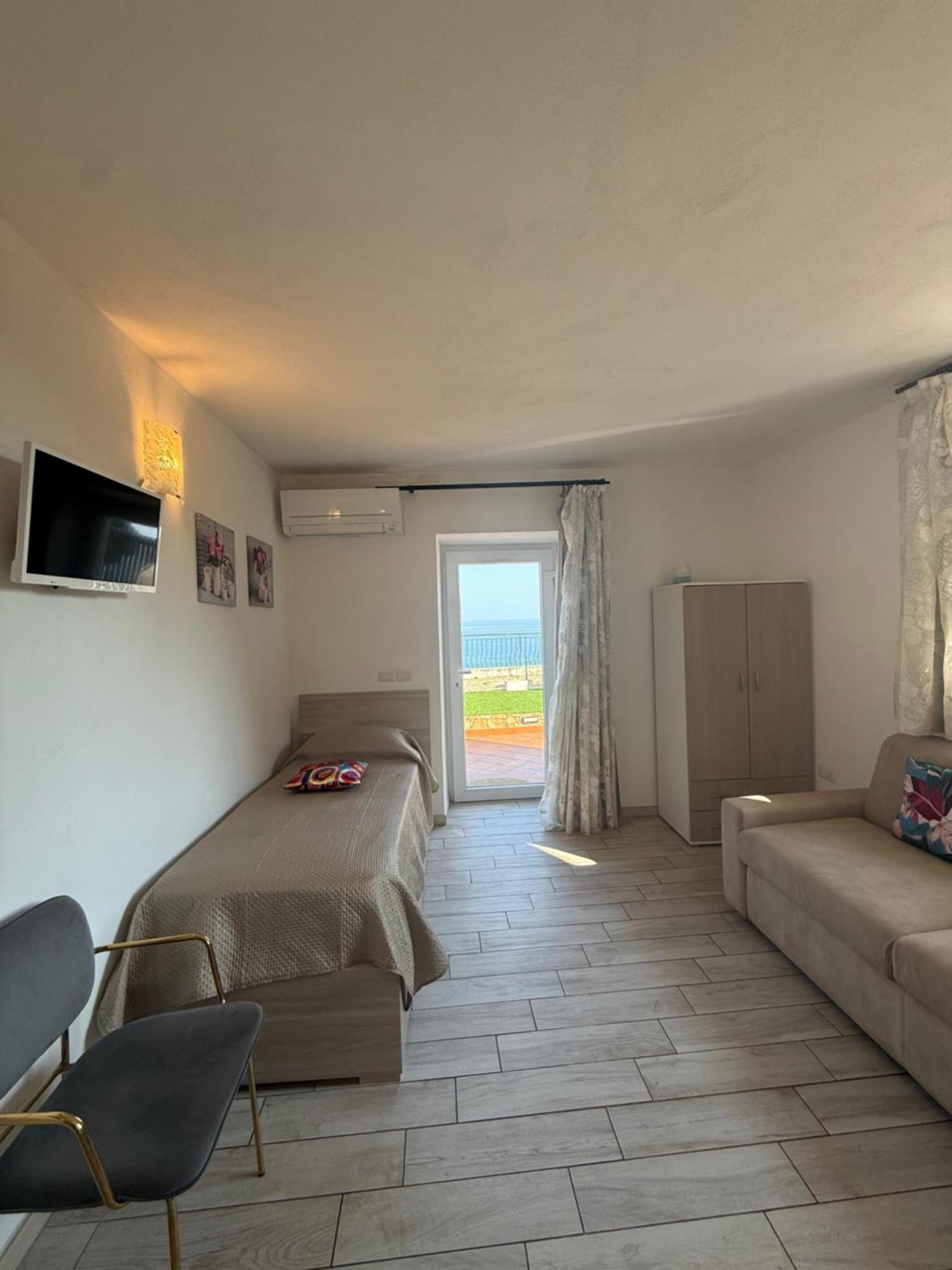 Agriturismo Un Mare Di Fiori Ventimiglia Ngoại thất bức ảnh