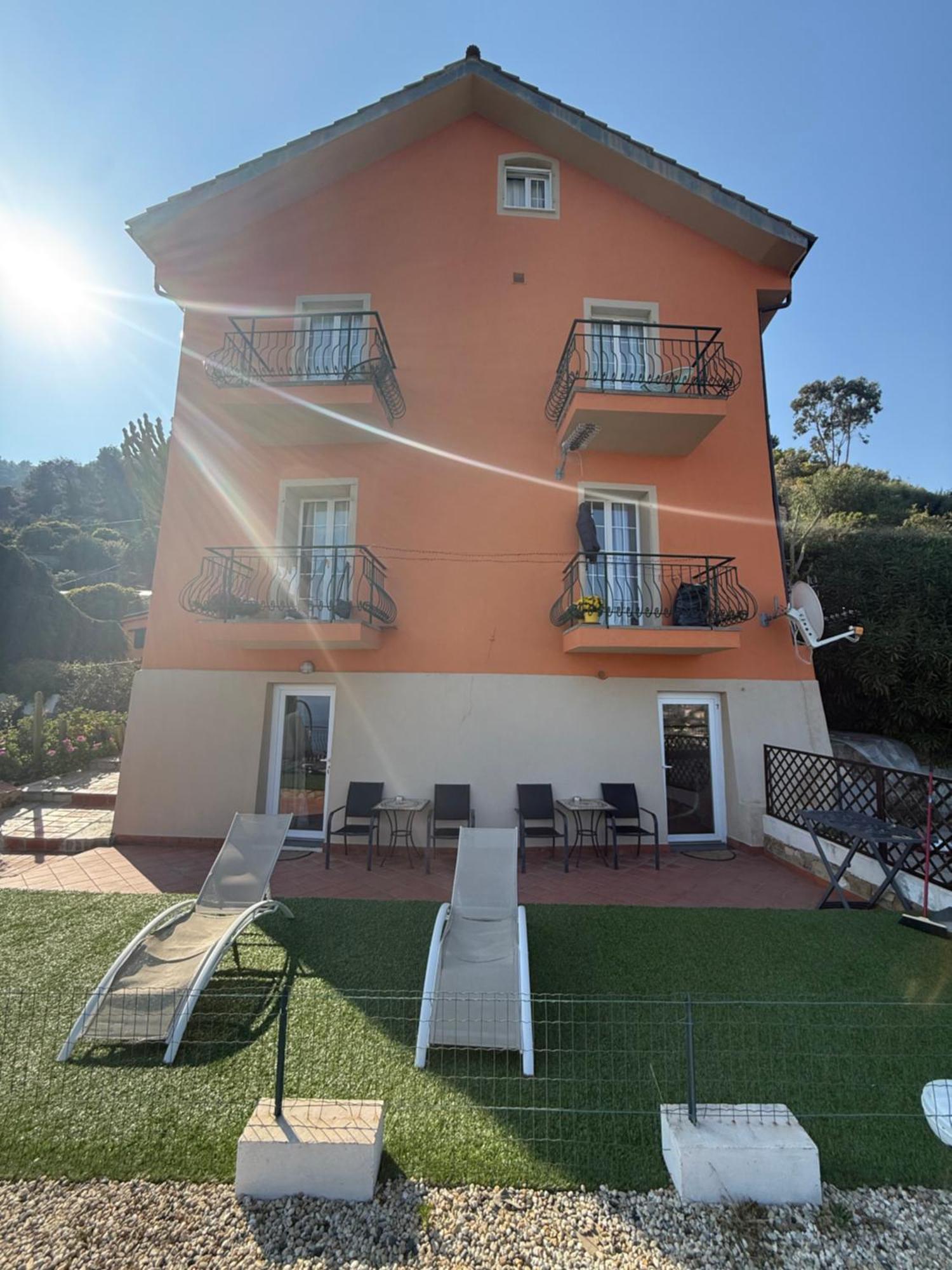 Agriturismo Un Mare Di Fiori Ventimiglia Ngoại thất bức ảnh