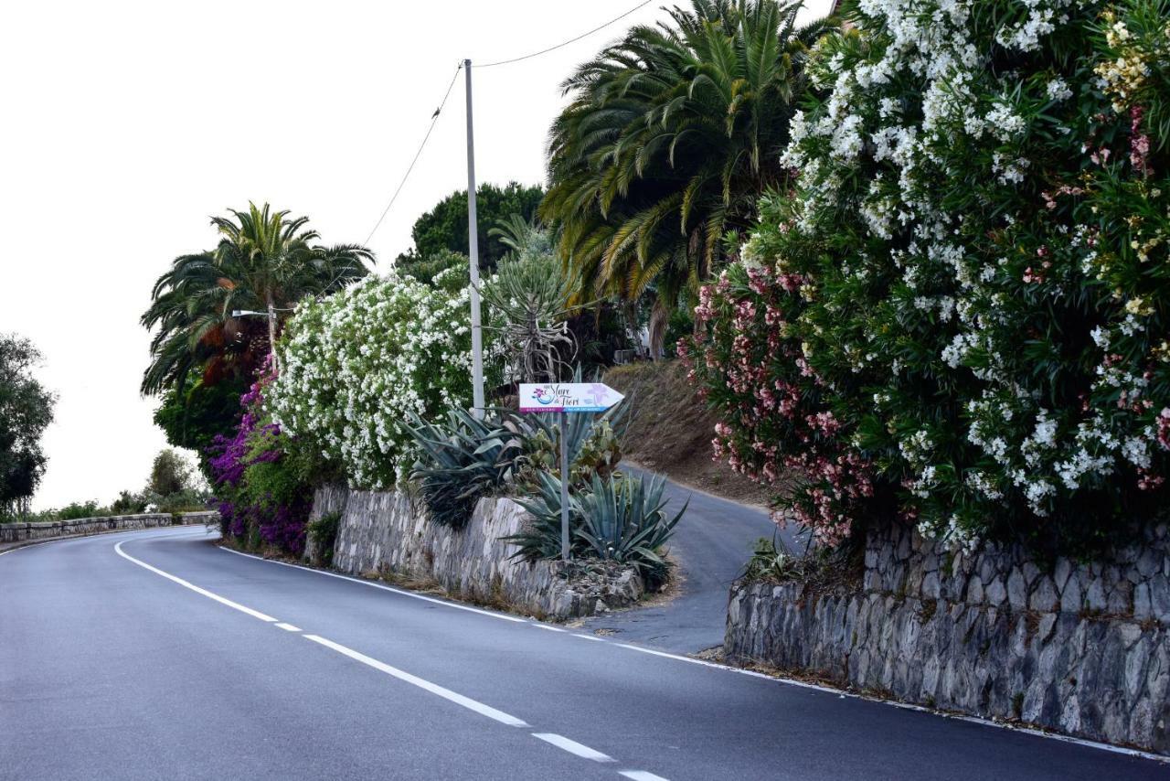Agriturismo Un Mare Di Fiori Ventimiglia Ngoại thất bức ảnh