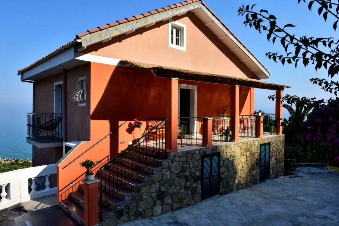 Agriturismo Un Mare Di Fiori Villa Ventimiglia Ngoại thất bức ảnh