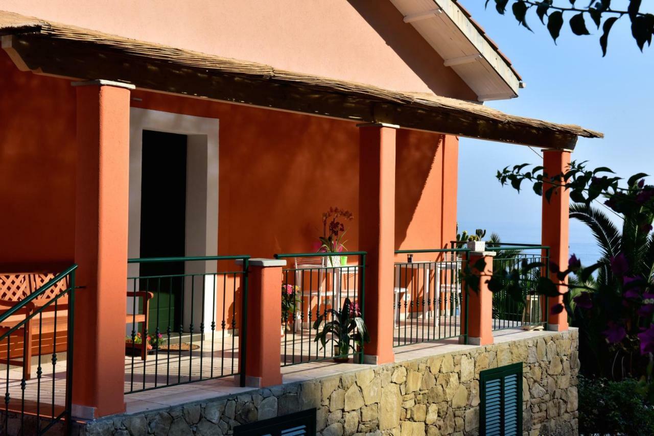 Agriturismo Un Mare Di Fiori Villa Ventimiglia Ngoại thất bức ảnh